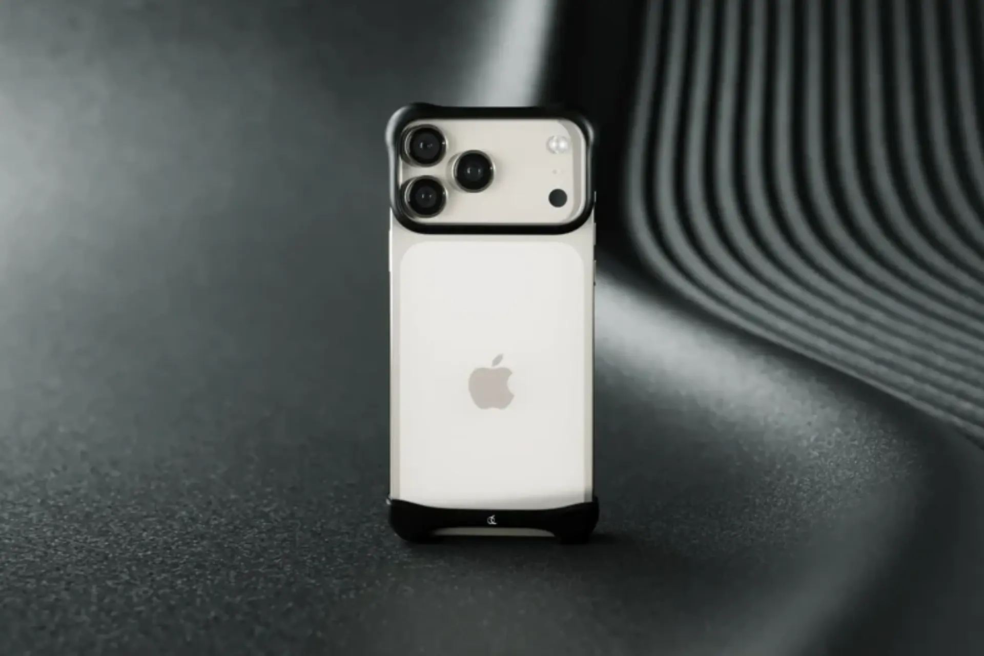 Arc Pulse iPhone 17 Pro Max Bumper 3