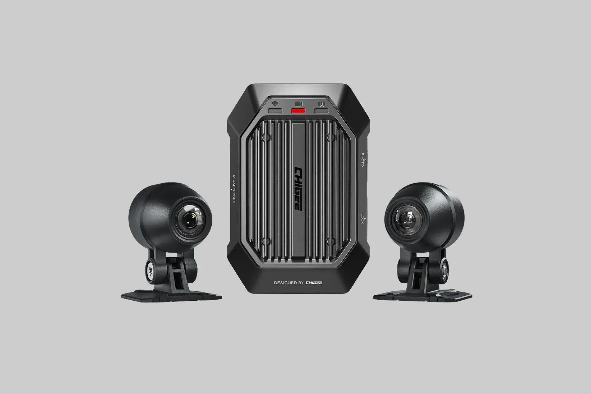 CHIGEE XR-1 motorcycle dash cam with front and rear cameras mounted discreetly on a motorcycle.CHIGEE XR-1 motorcycle dash cam with front and rear cameras mounted discreetly on a motorcycle.
